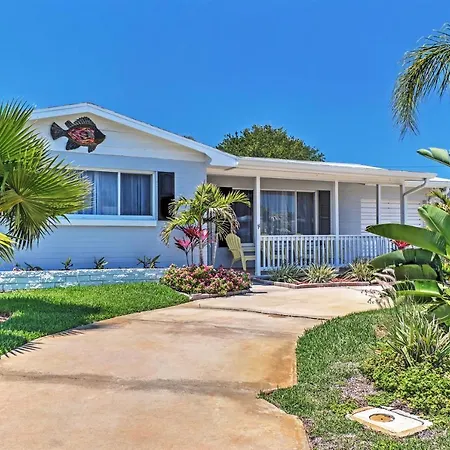Dog-Friendly Ormond Beach Bungalow With Patio!